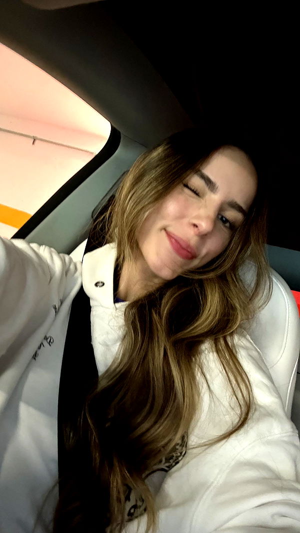 meelahrobbins image ~ Altpins