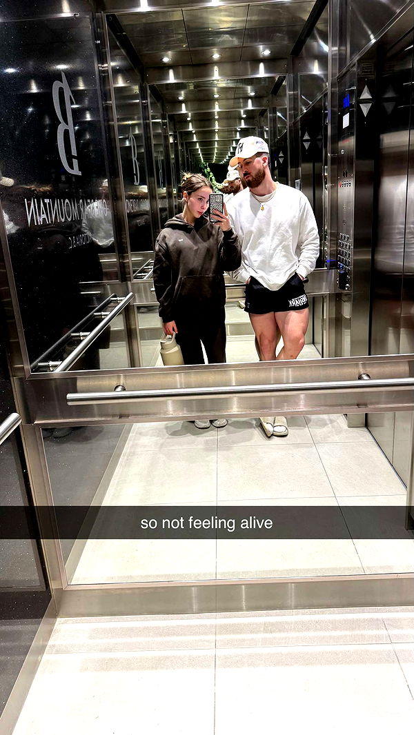 meelahrobbins image ~ Altpins