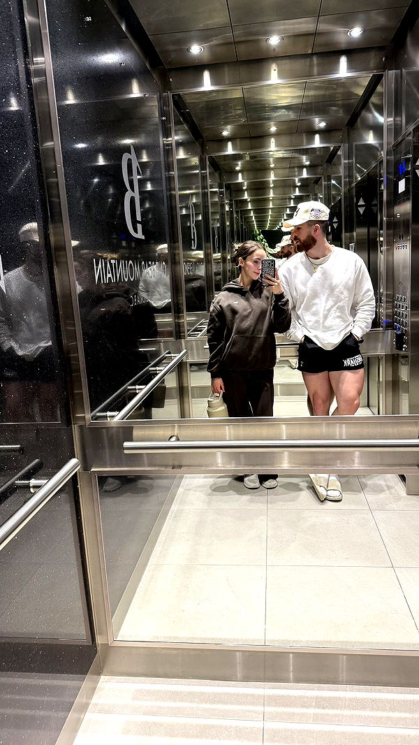 meelahrobbins image ~ Altpins