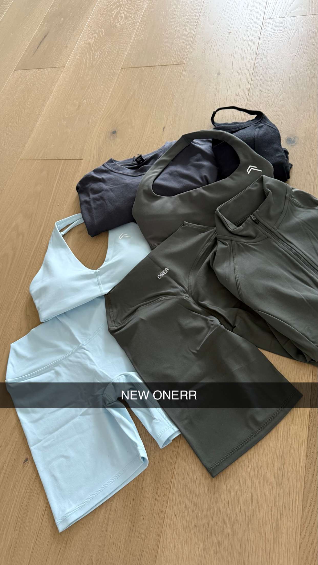 meelahrobbins snapchat image archive image