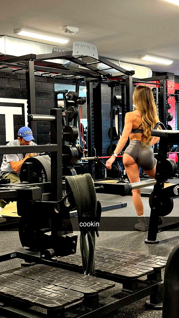 meelahrobbins image ~ Altpins