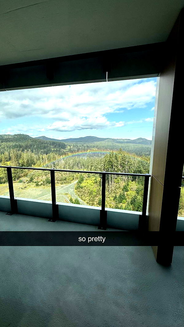 meelahrobbins image ~ Altpins