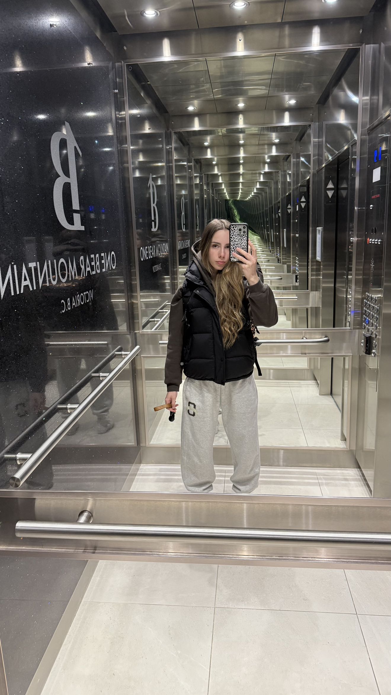 meelahrobbins snapchat image archive image