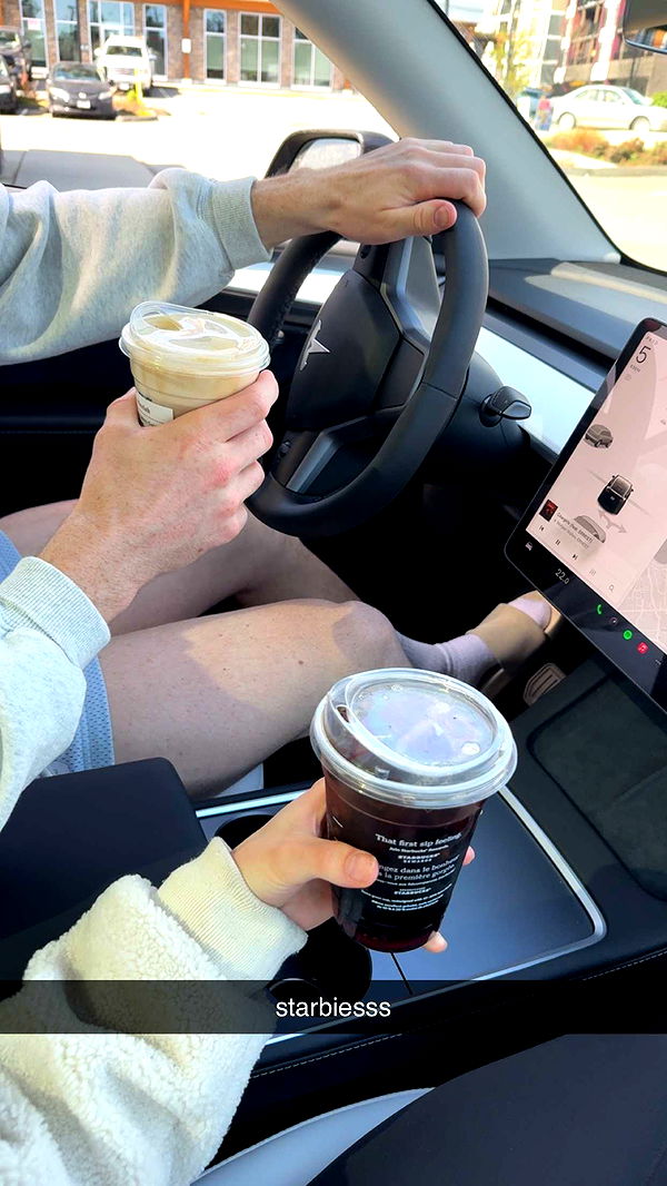 meelahrobbins image ~ Altpins