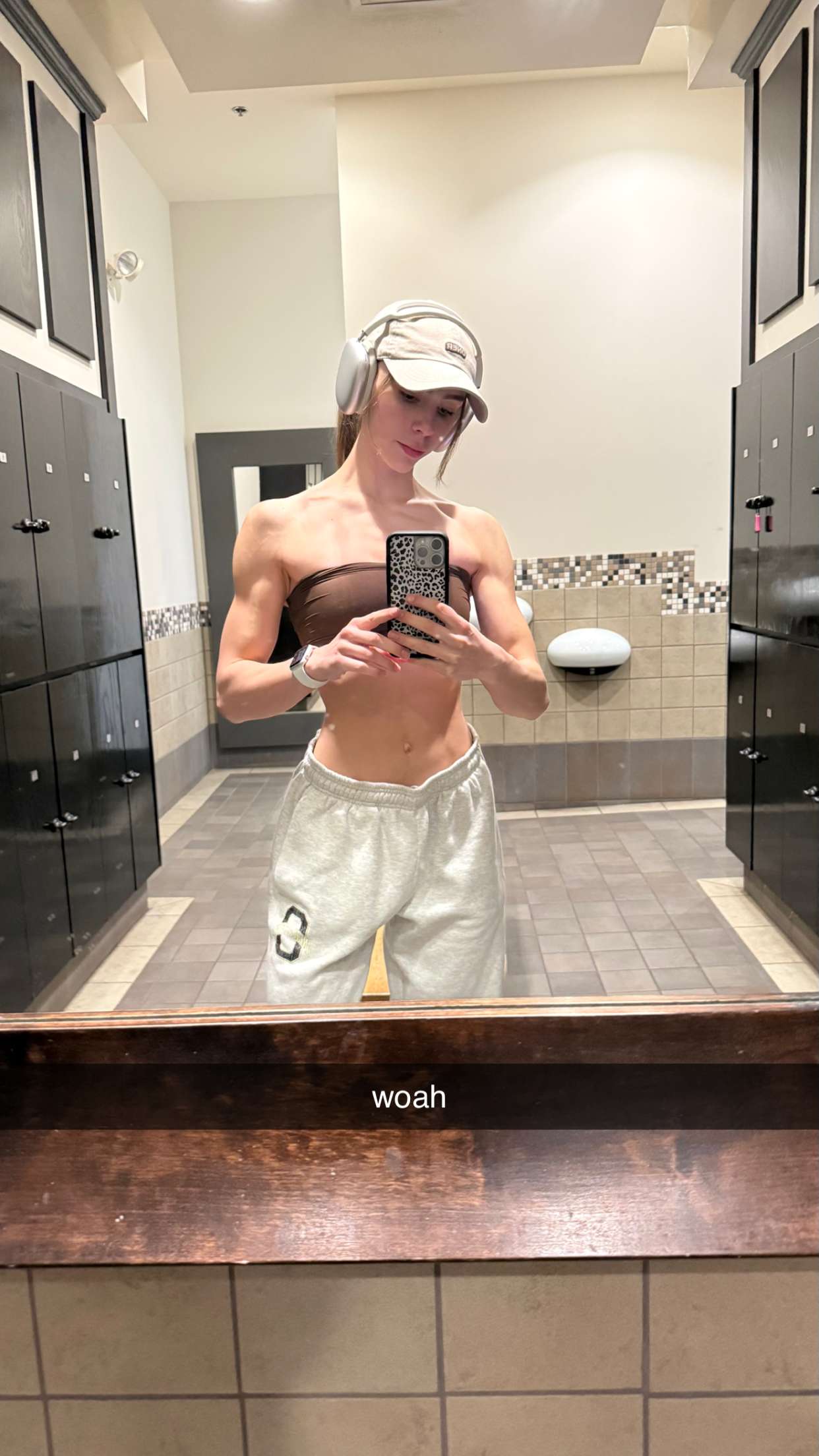 meelahrobbins snapchat image archive image