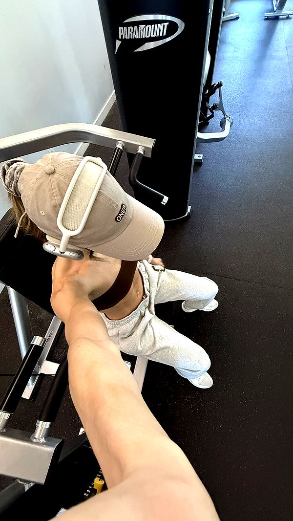 meelahrobbins image ~ Altpins