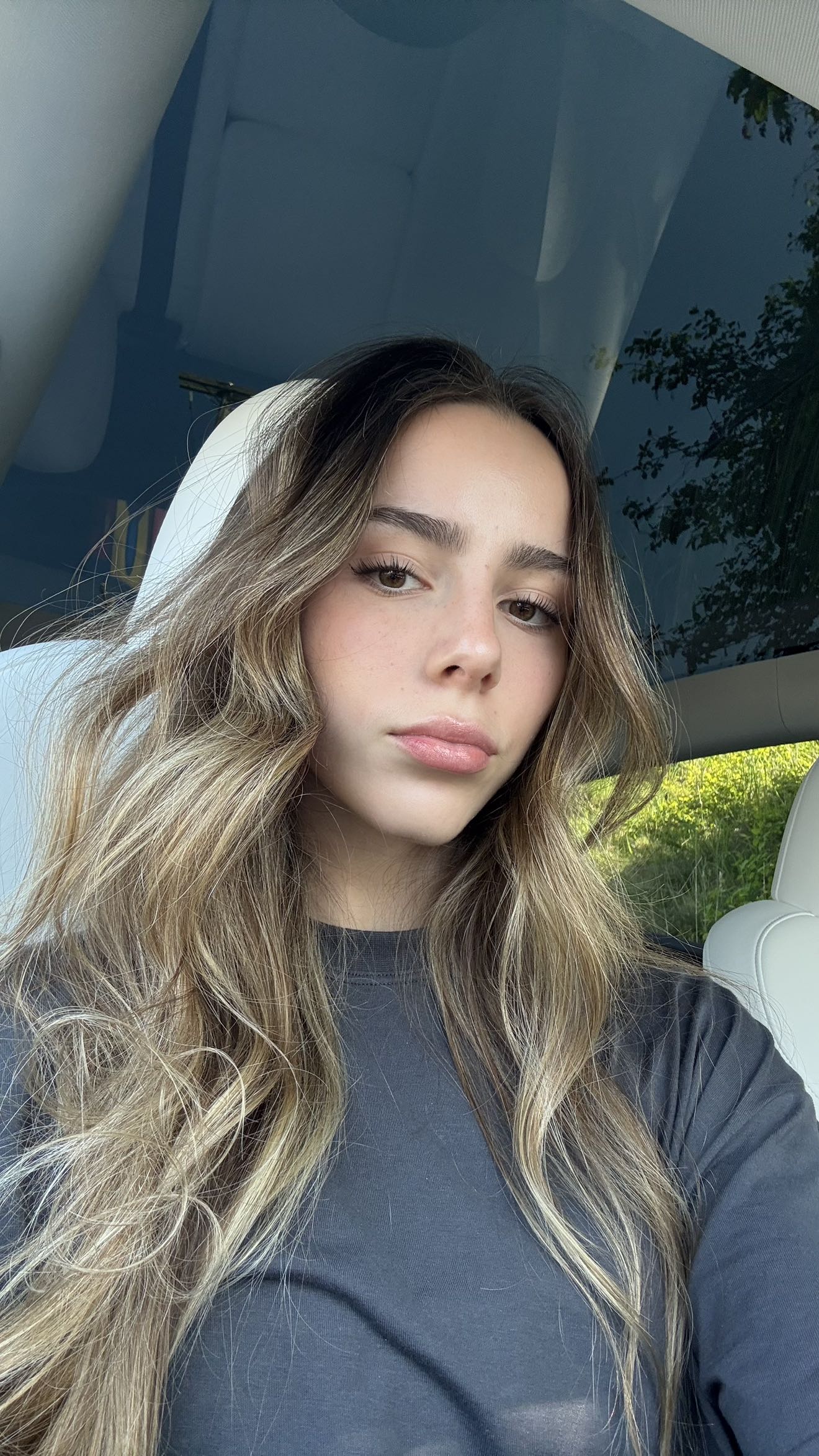 meelahrobbins snapchat image archive image