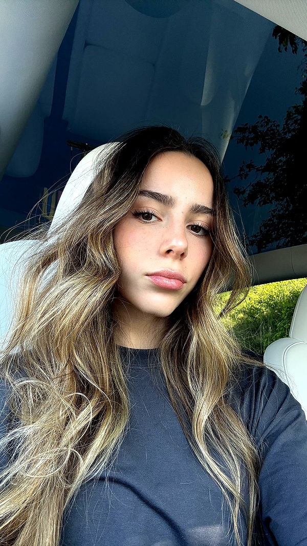 meelahrobbins image ~ Altpins