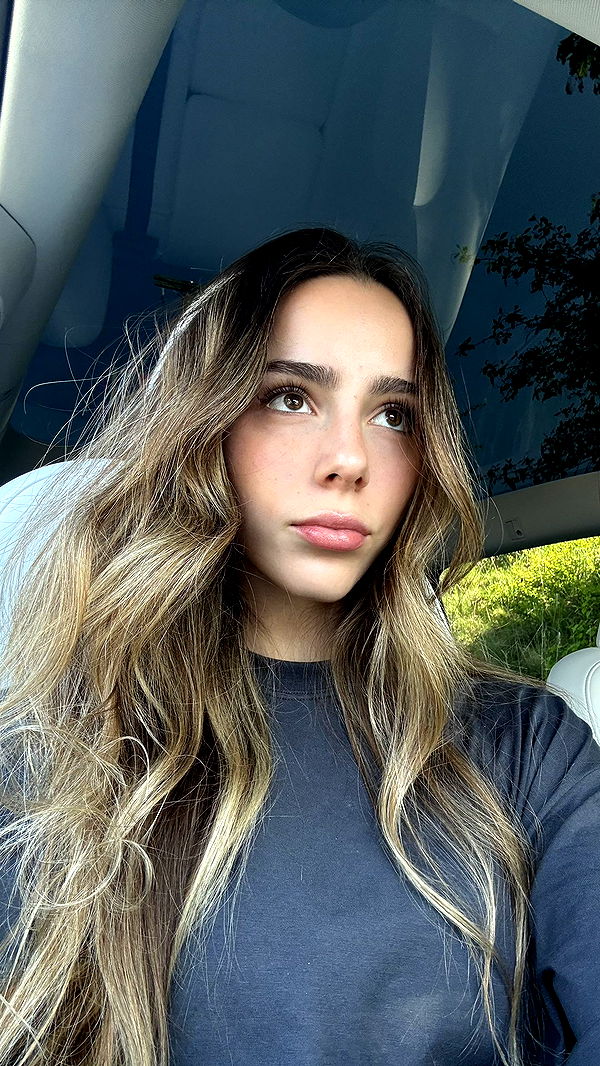 meelahrobbins image ~ Altpins