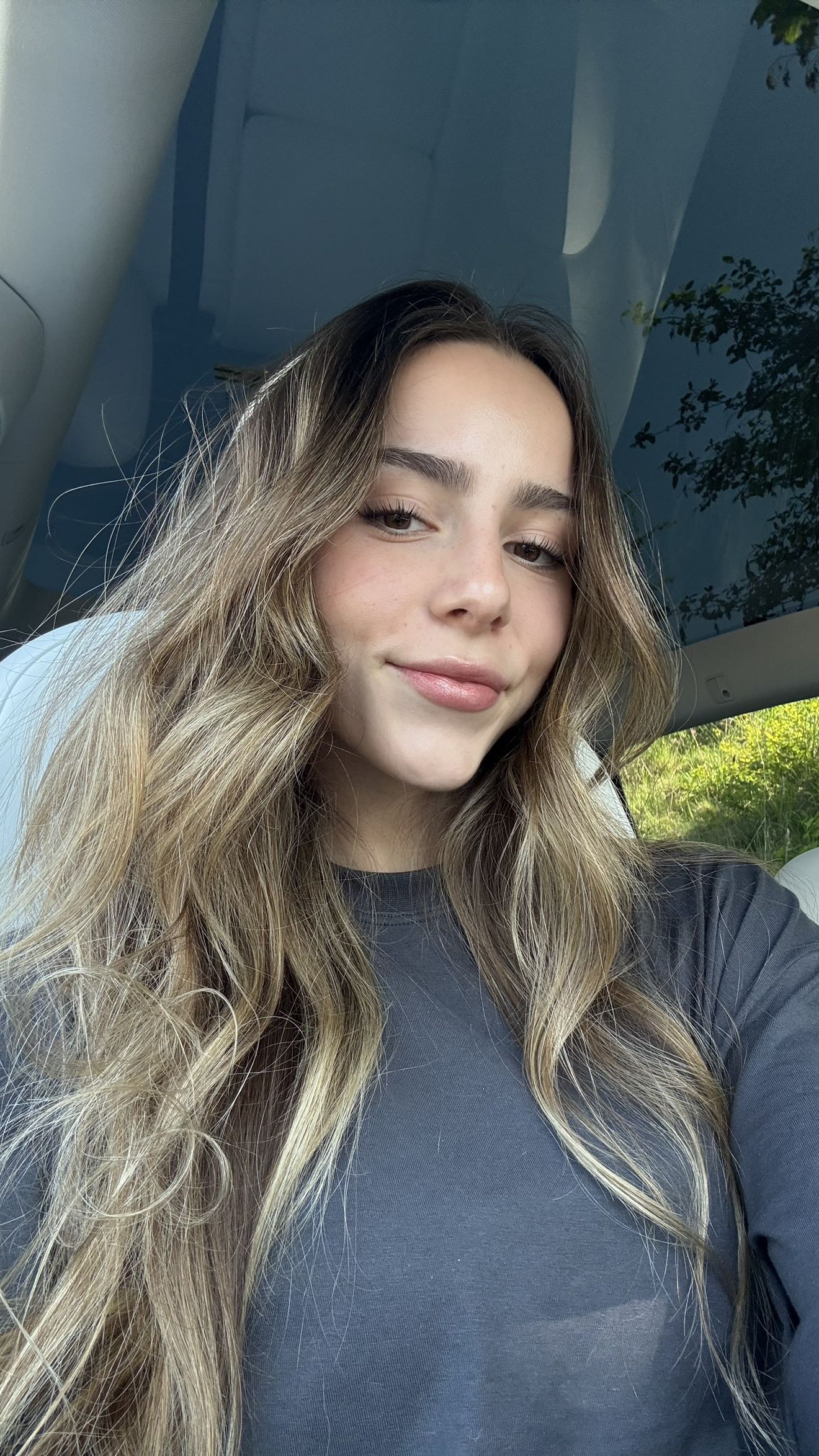 meelahrobbins snapchat image archive image