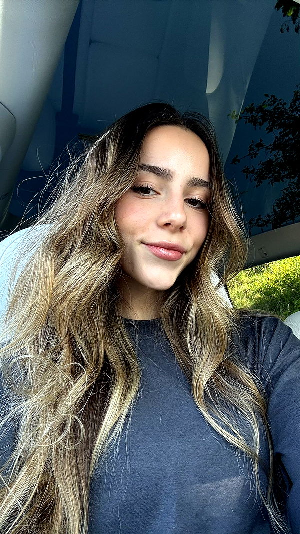 meelahrobbins image ~ Altpins