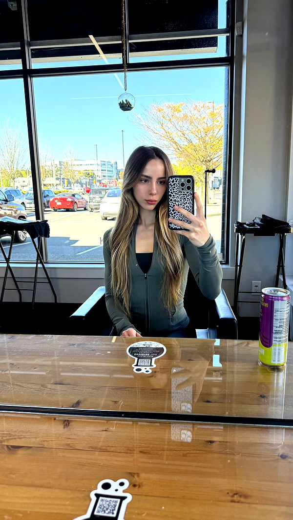 meelahrobbins image ~ Altpins