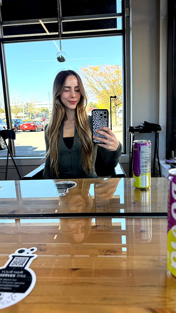 meelahrobbins image ~ Altpins