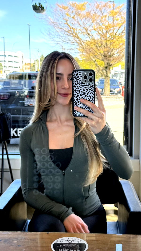 meelahrobbins image ~ Altpins