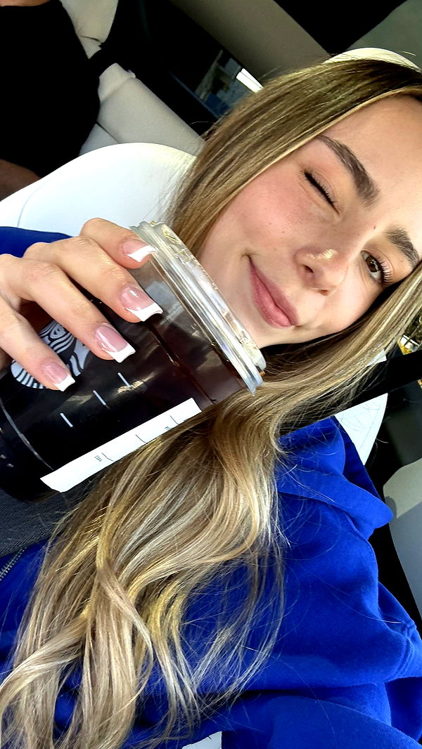 meelahrobbins image ~ Altpins