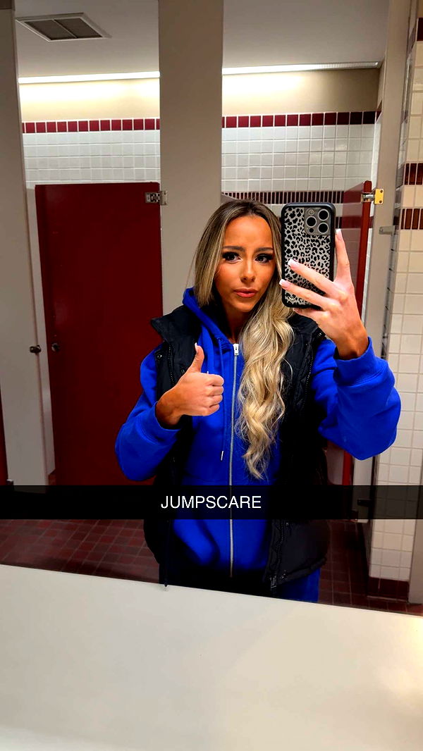 meelahrobbins image ~ Altpins