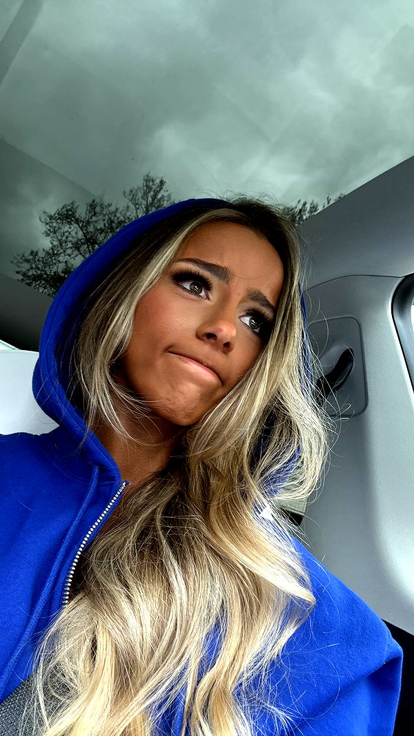 meelahrobbins image ~ Altpins