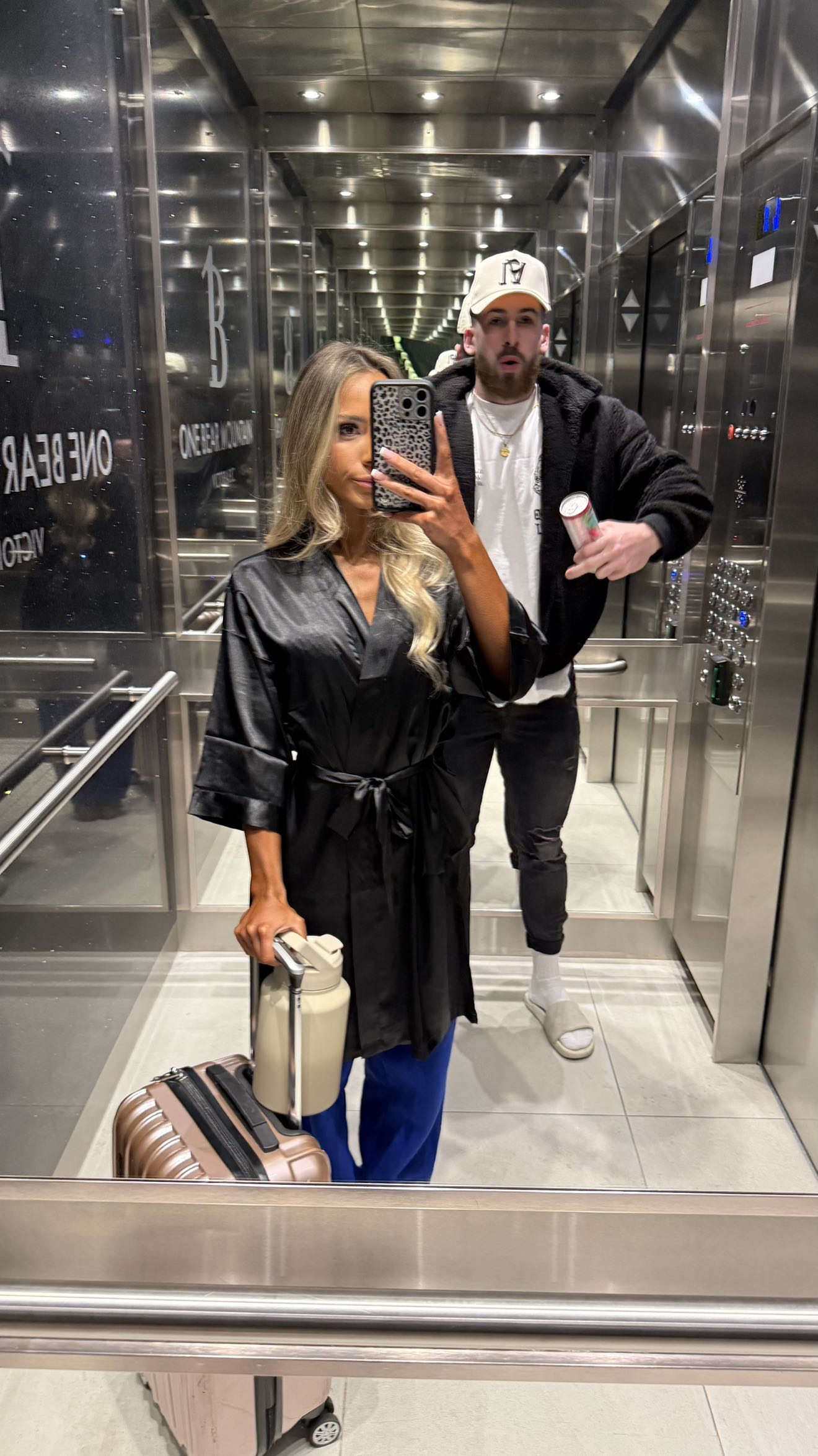 meelahrobbins snapchat image archive image