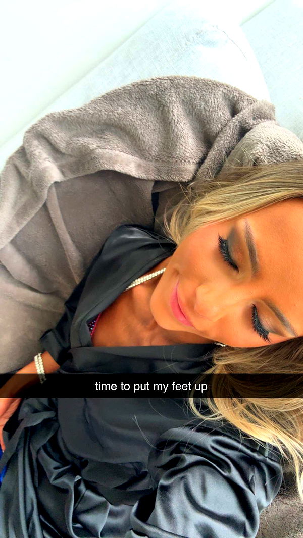 meelahrobbins image ~ Altpins