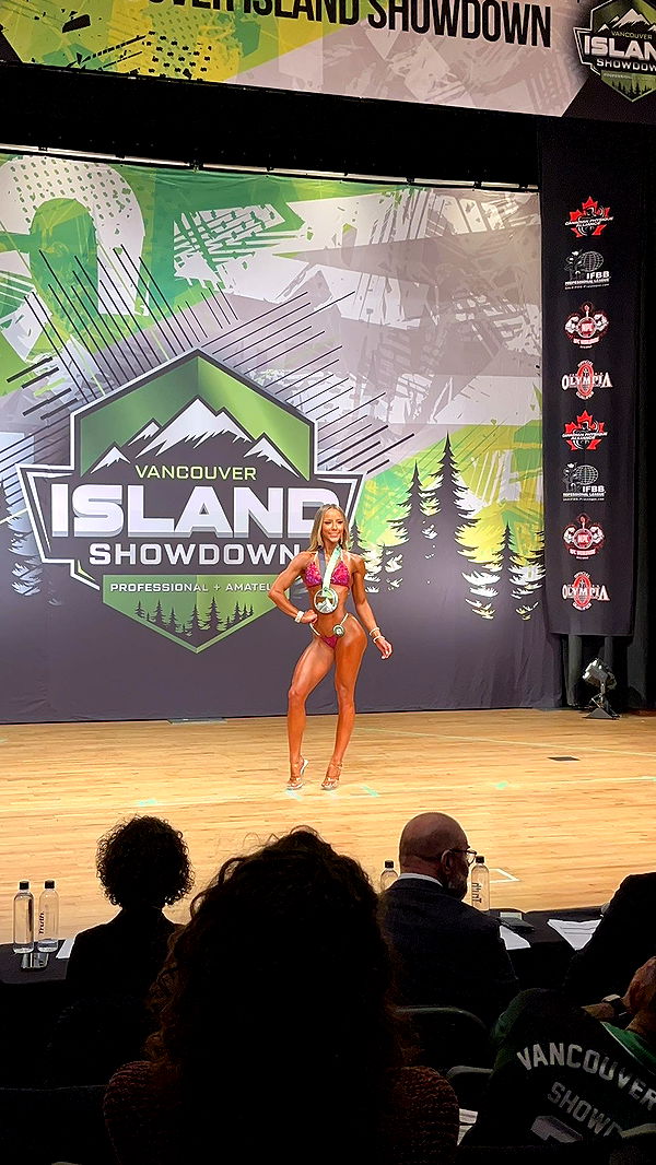 meelahrobbins image ~ Altpins