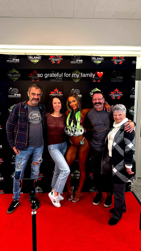 meelahrobbins image ~ Altpins