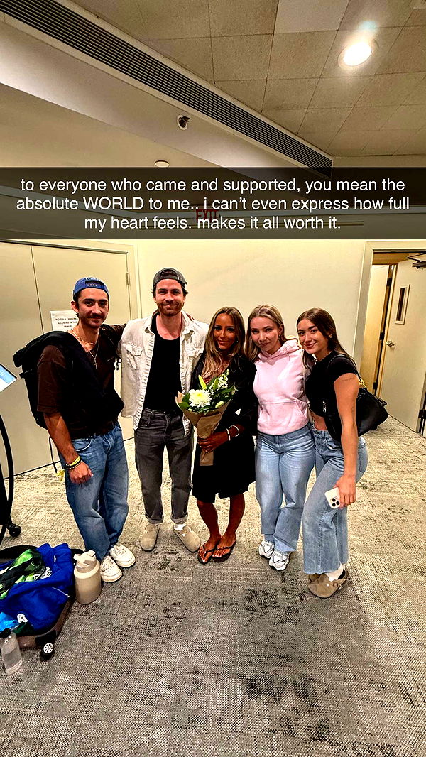 meelahrobbins image ~ Altpins