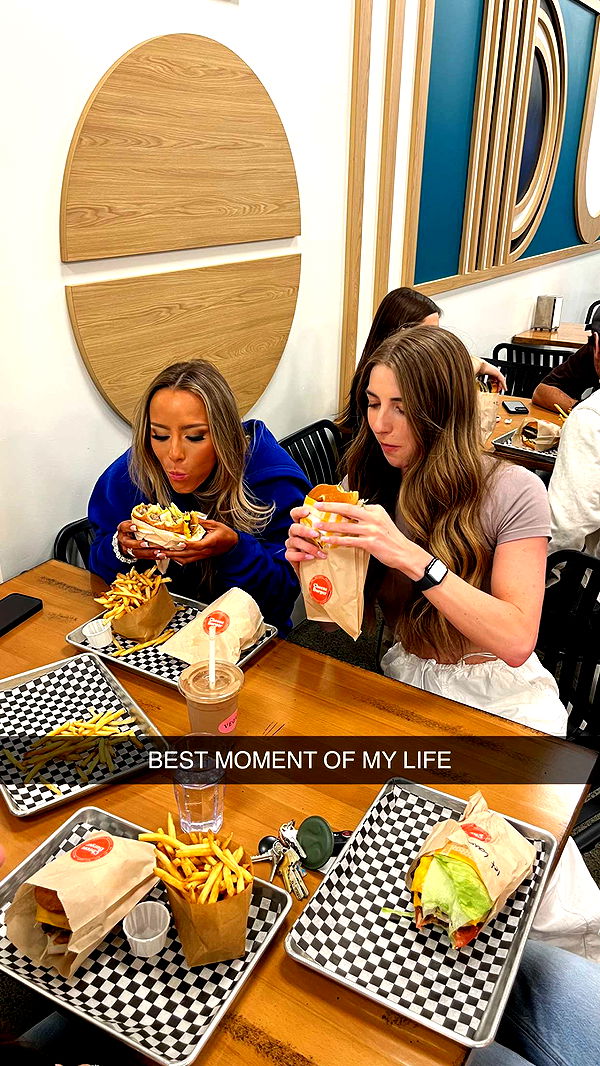 meelahrobbins image ~ Altpins