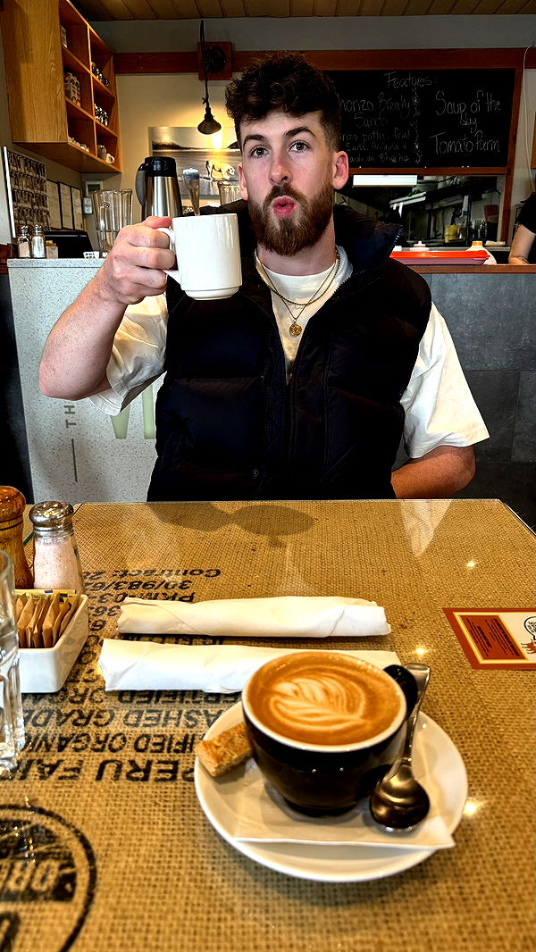 meelahrobbins image ~ Altpins