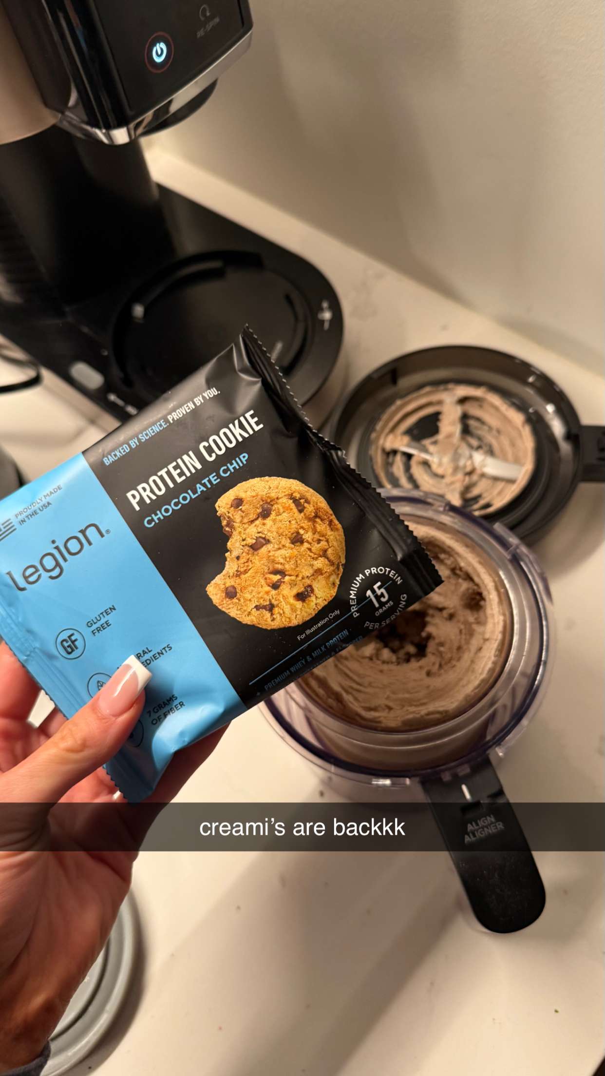 meelahrobbins snapchat image archive image