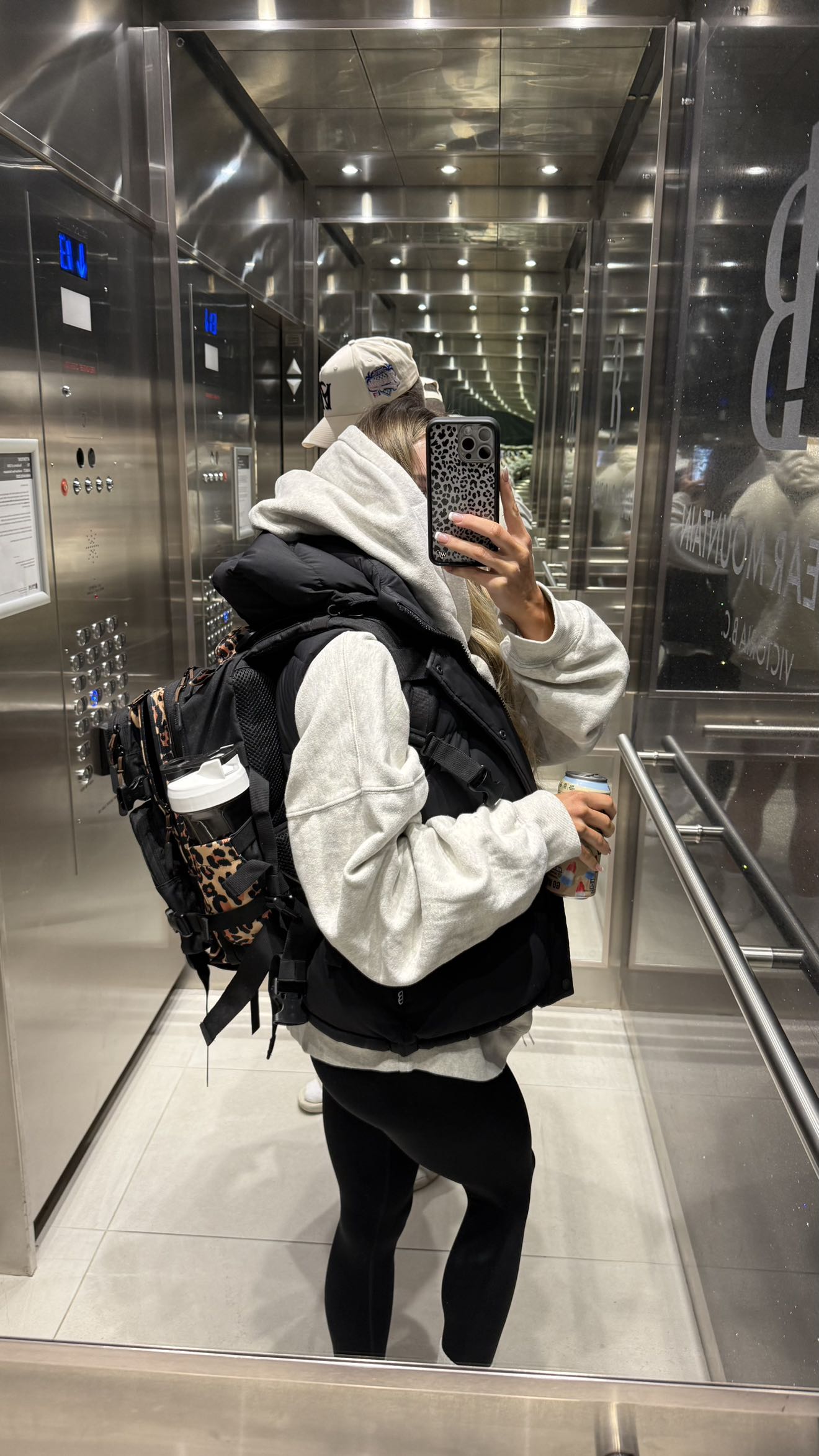 meelahrobbins snapchat image archive image