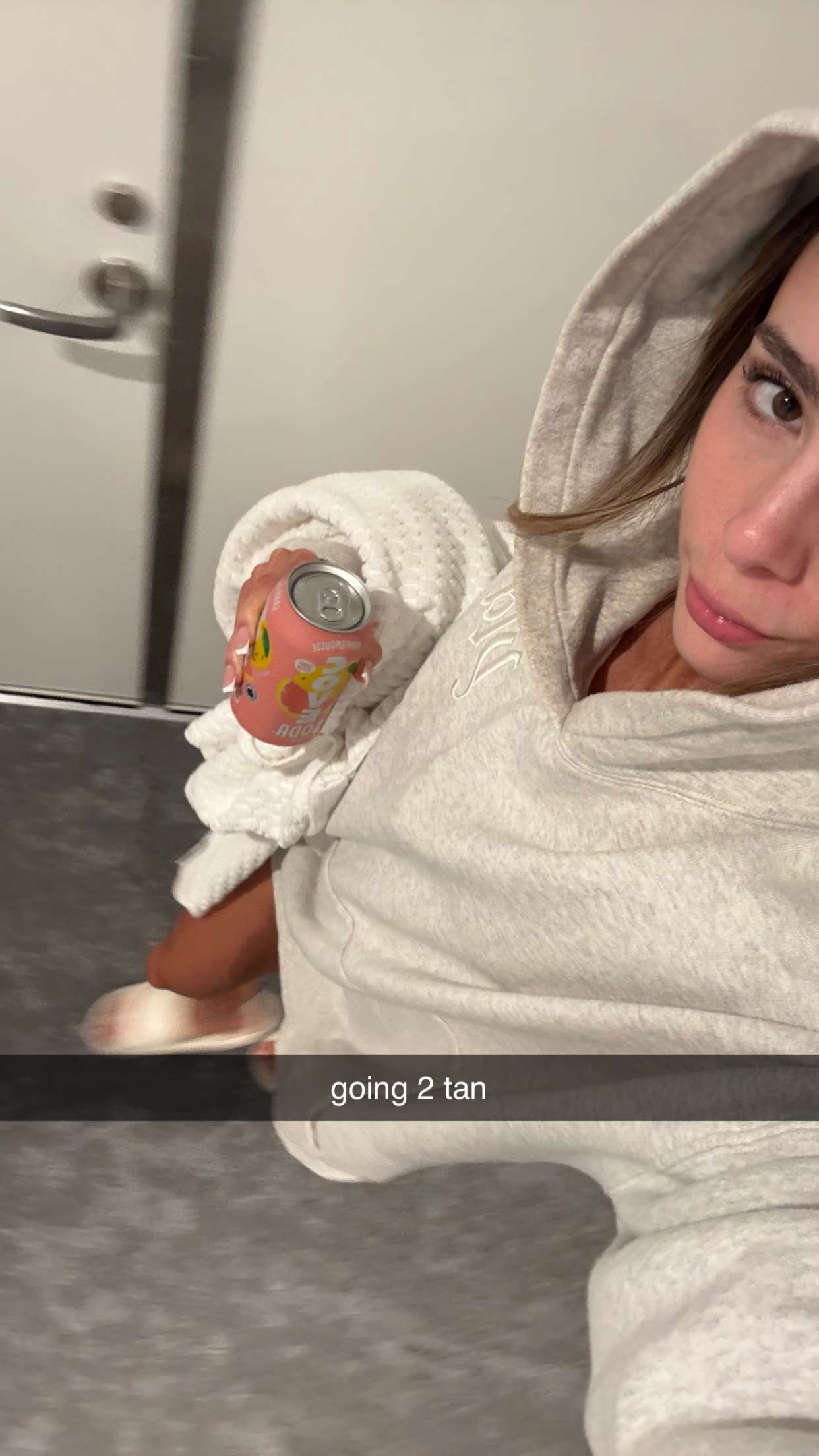 meelahrobbins snapchat image archive image