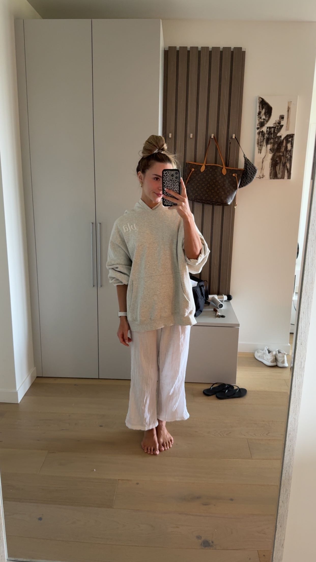 meelahrobbins snapchat image archive image