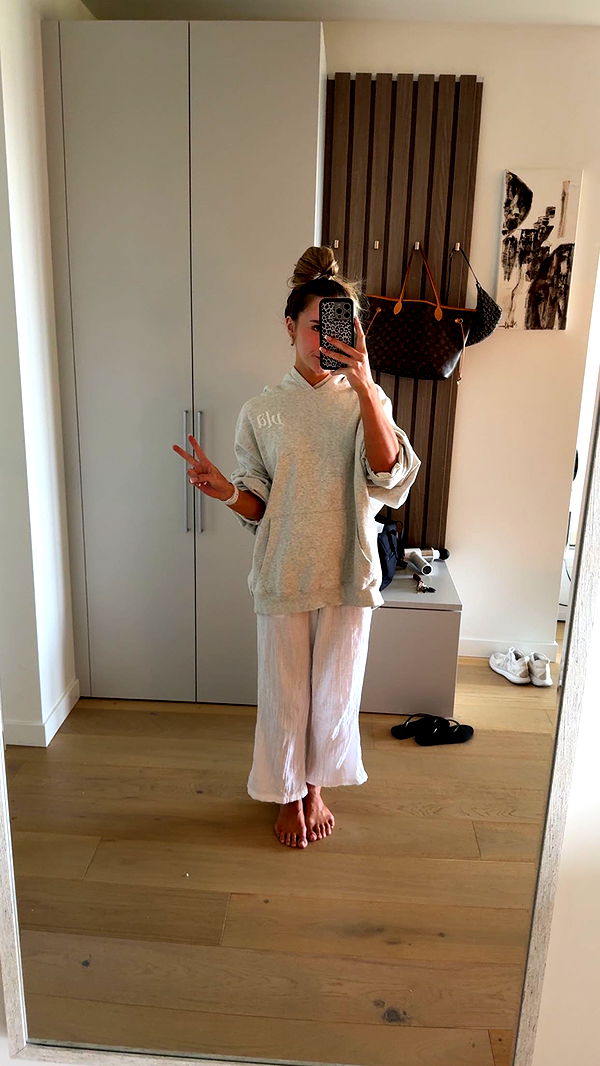 meelahrobbins image ~ Altpins