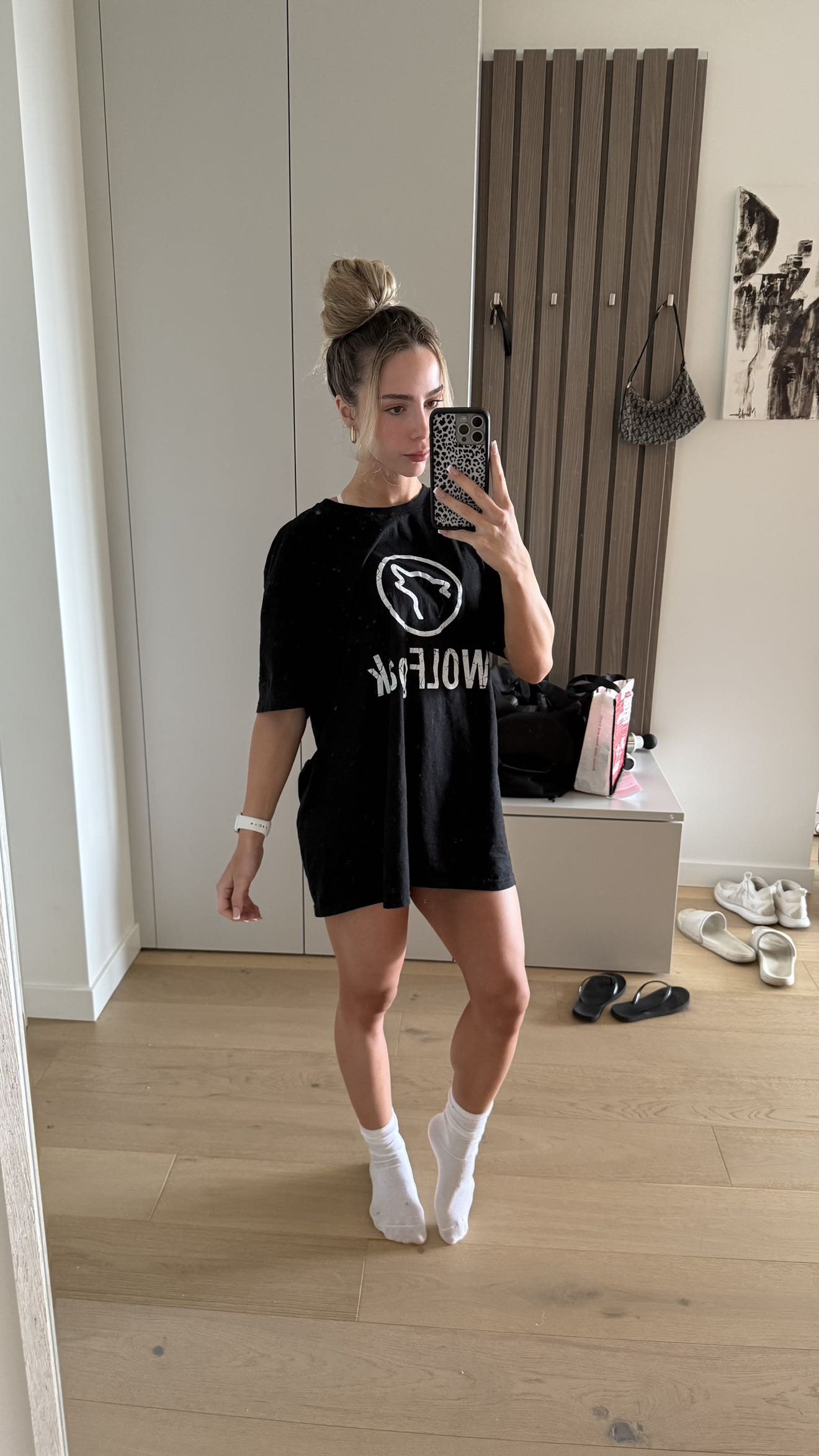 meelahrobbins snapchat image archive image