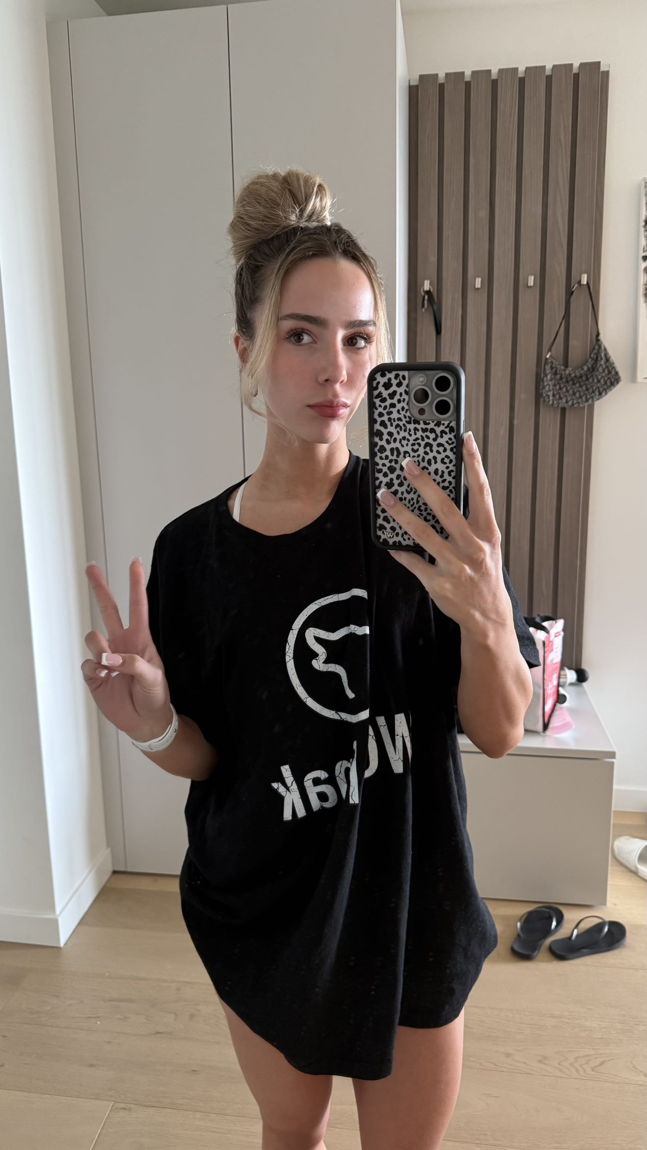 meelahrobbins snapchat image archive image