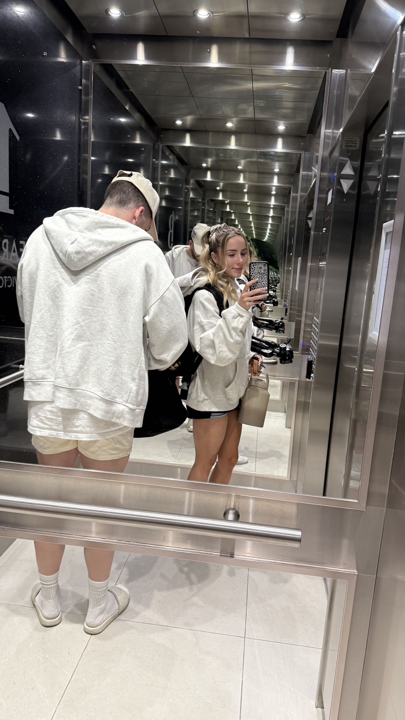 meelahrobbins snapchat image archive image