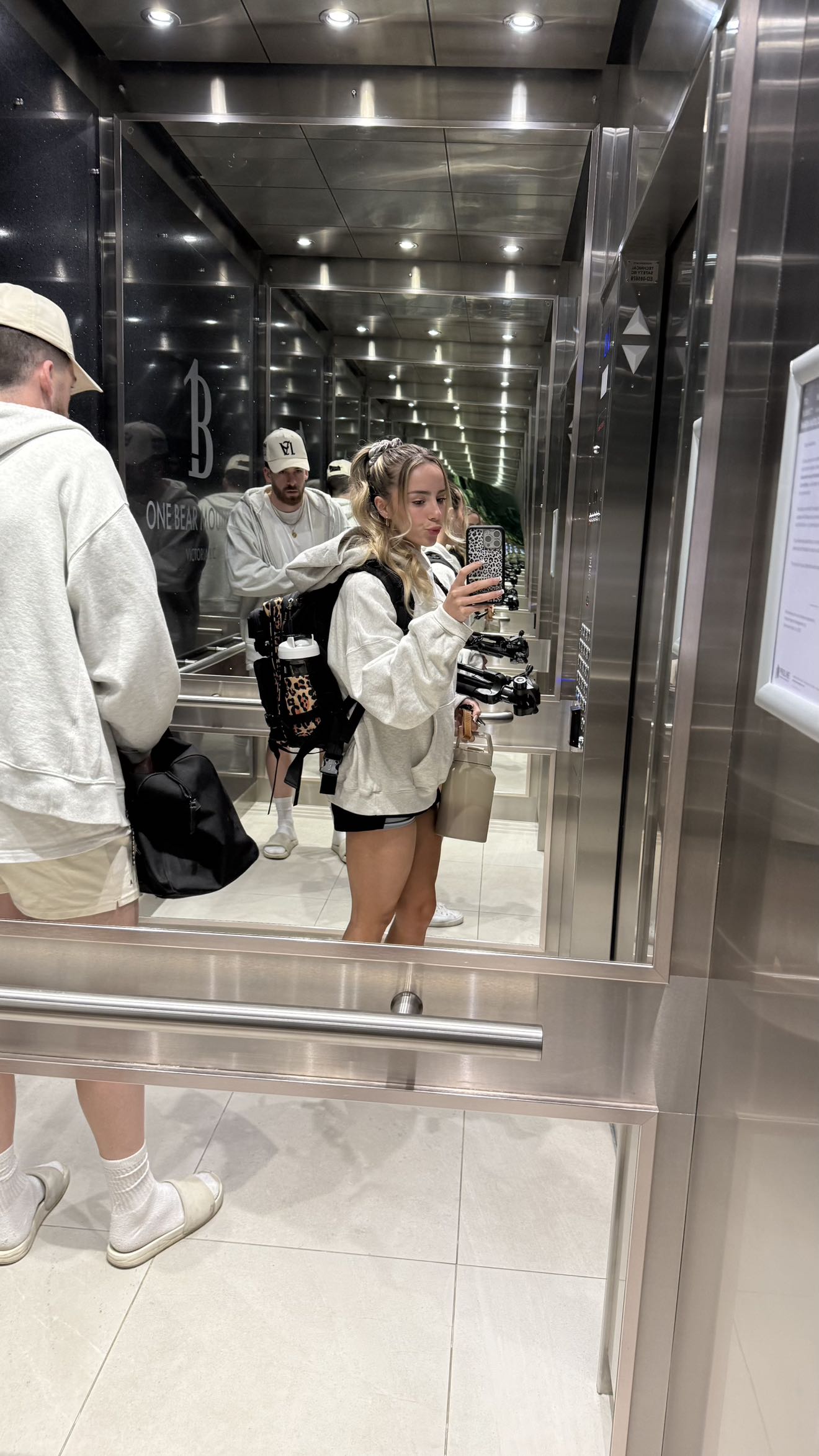 meelahrobbins snapchat image archive image