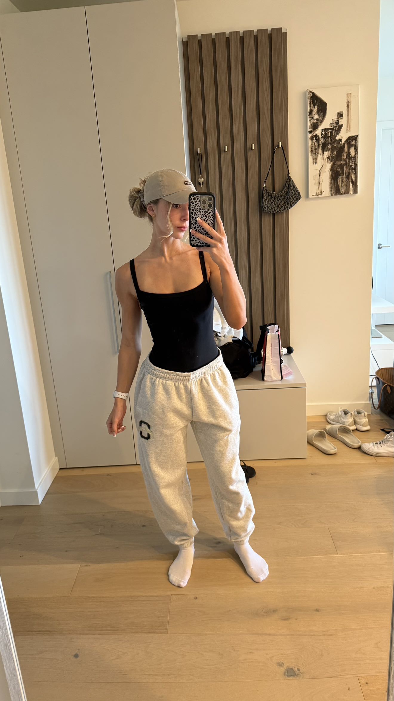 meelahrobbins snapchat image archive image