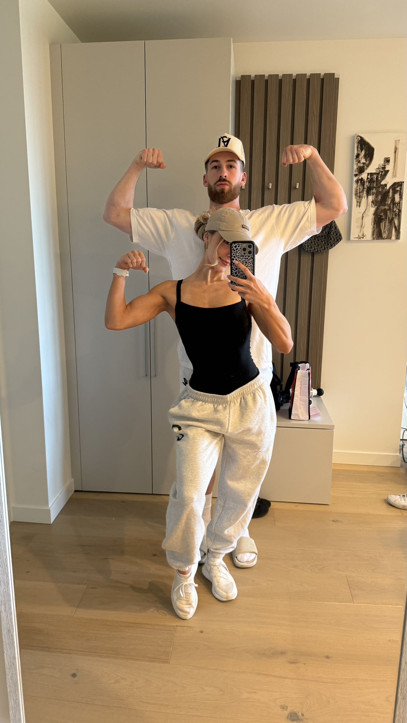 meelahrobbins snapchat image archive image