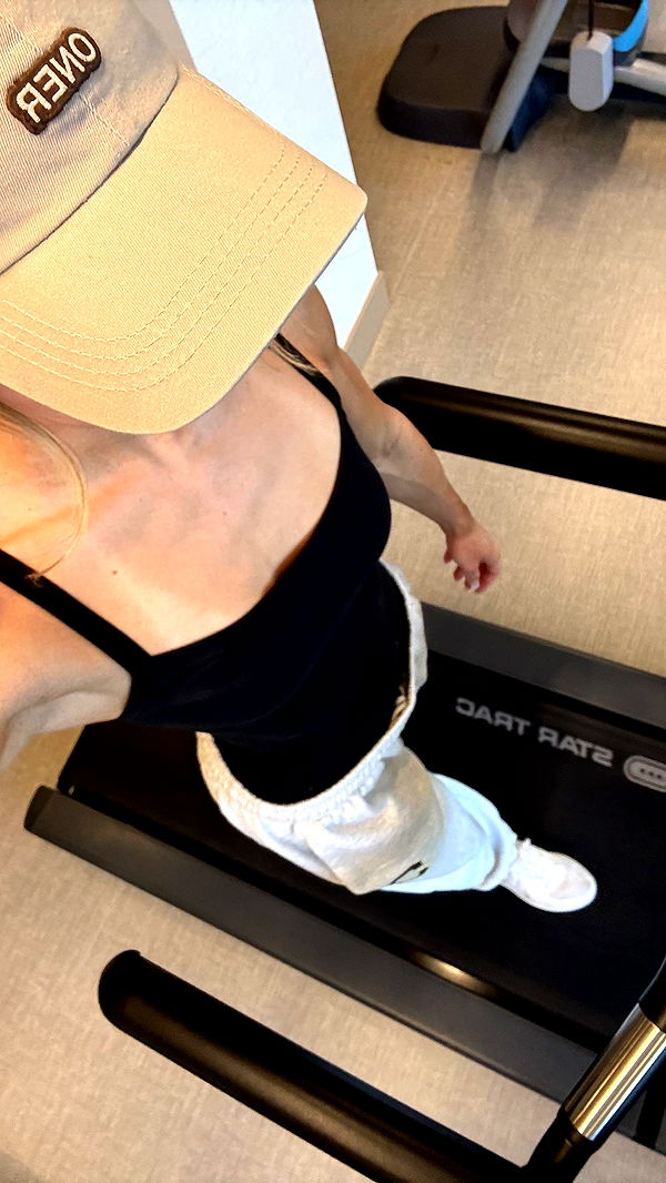 meelahrobbins image ~ Altpins