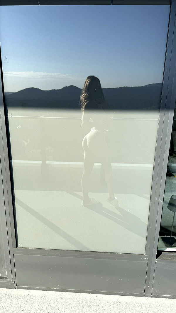 meelahrobbins image ~ Altpins