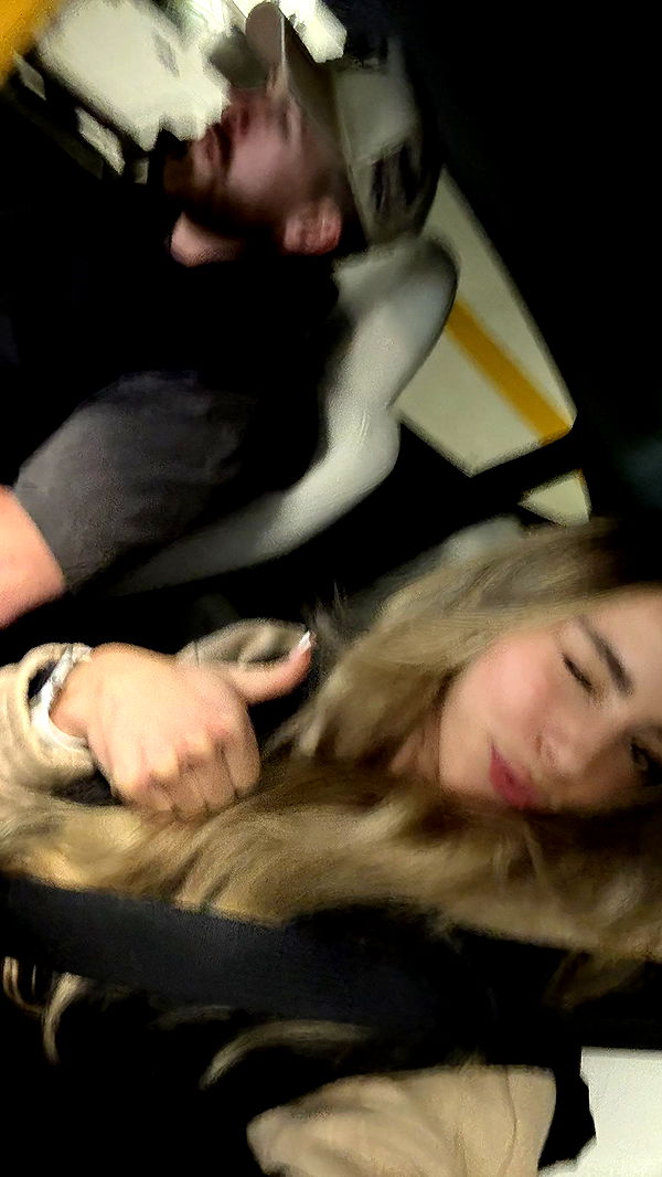 meelahrobbins image ~ Altpins