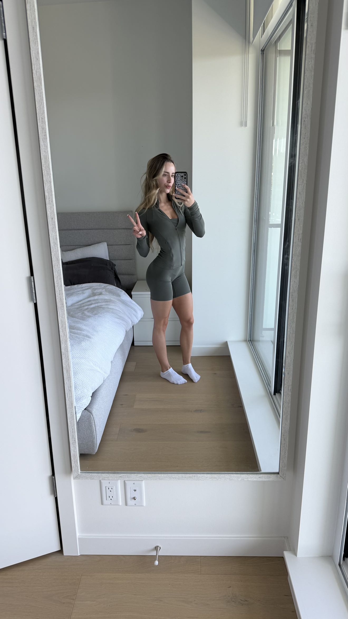 meelahrobbins snapchat image archive image