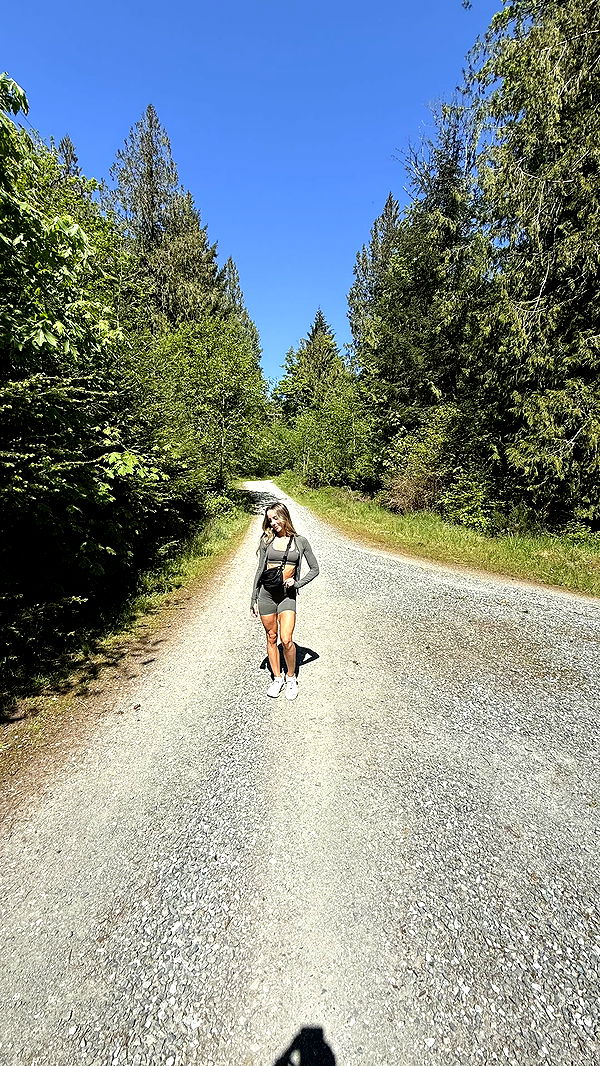 meelahrobbins image ~ Altpins