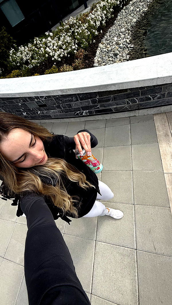 meelahrobbins image ~ Altpins