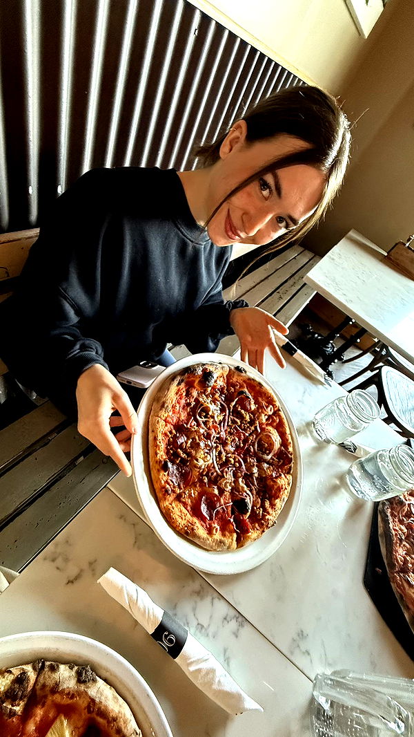 meelahrobbins image ~ Altpins