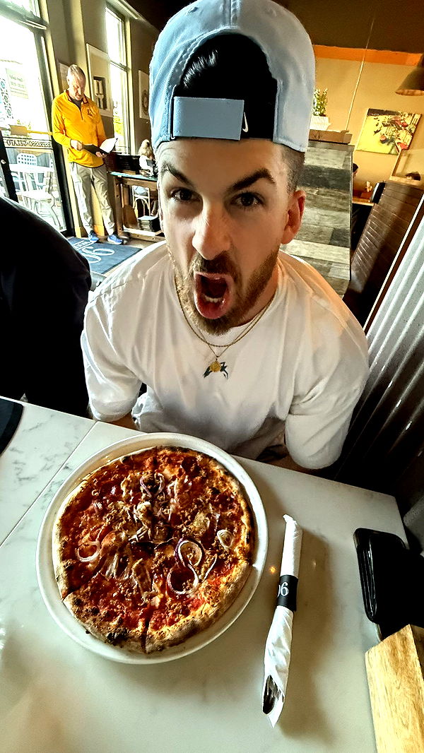 meelahrobbins image ~ Altpins