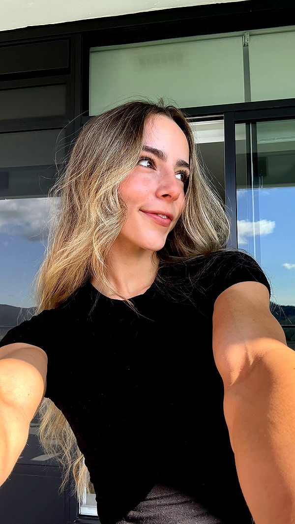 meelahrobbins image ~ Altpins