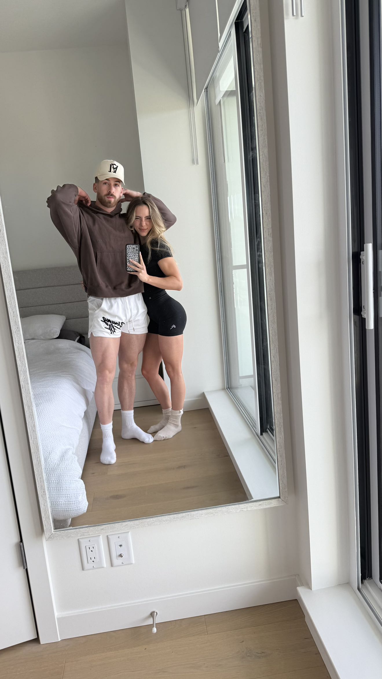 meelahrobbins snapchat image archive image