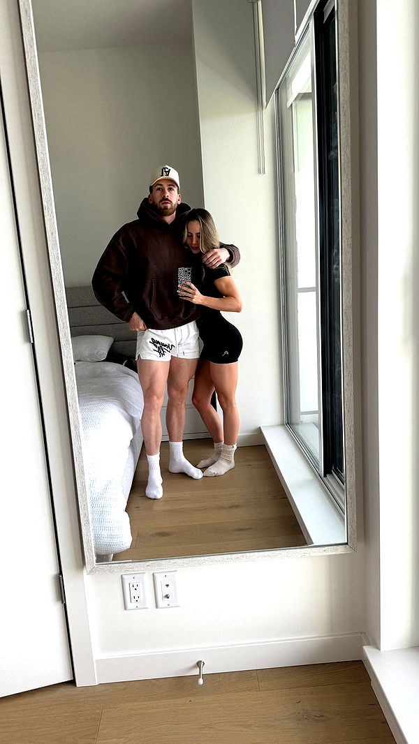 meelahrobbins image ~ Altpins